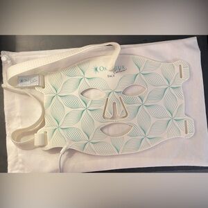 Omnilux contour mask